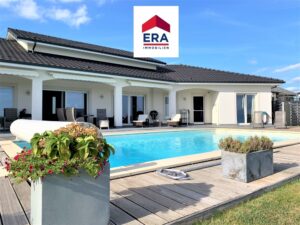 Terrasse mit Pool