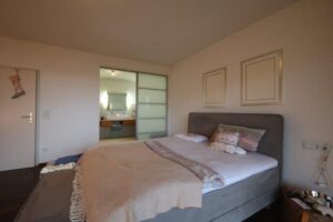 Schlafzimmer.
