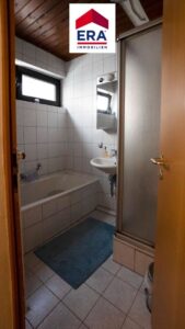Bad mit Dusche