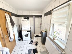 Bad mit Wanne+Dusche