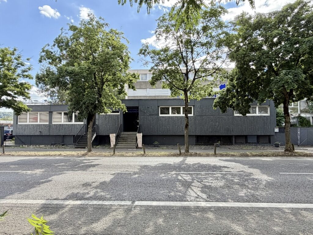 Straßenansicht